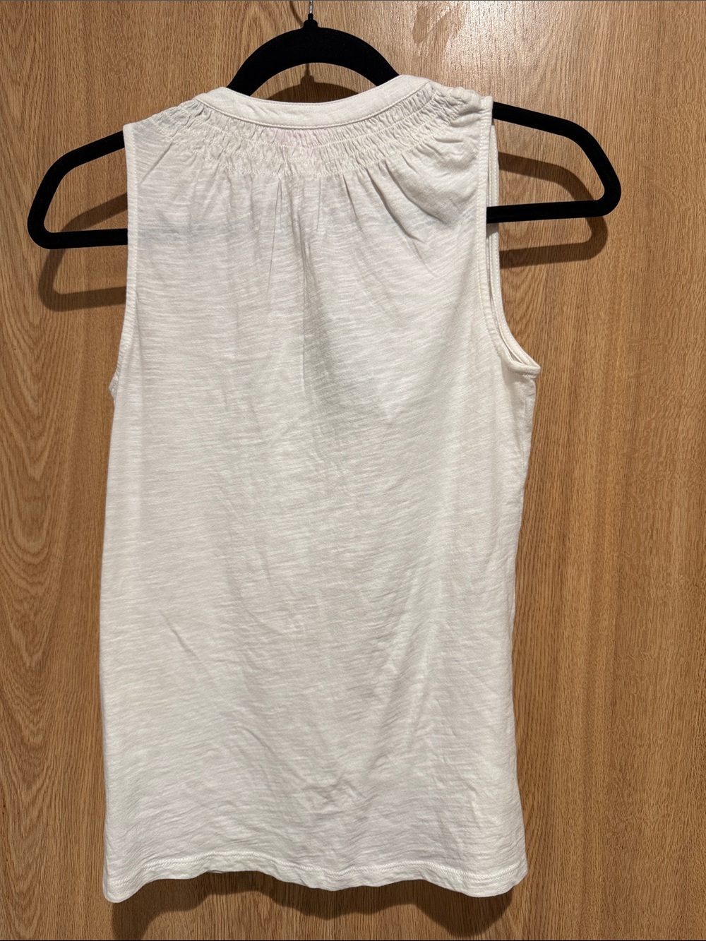 Lilly Pulitzer Essie White Sleeveless Smocked Henley Tank - Picture 2 of 3